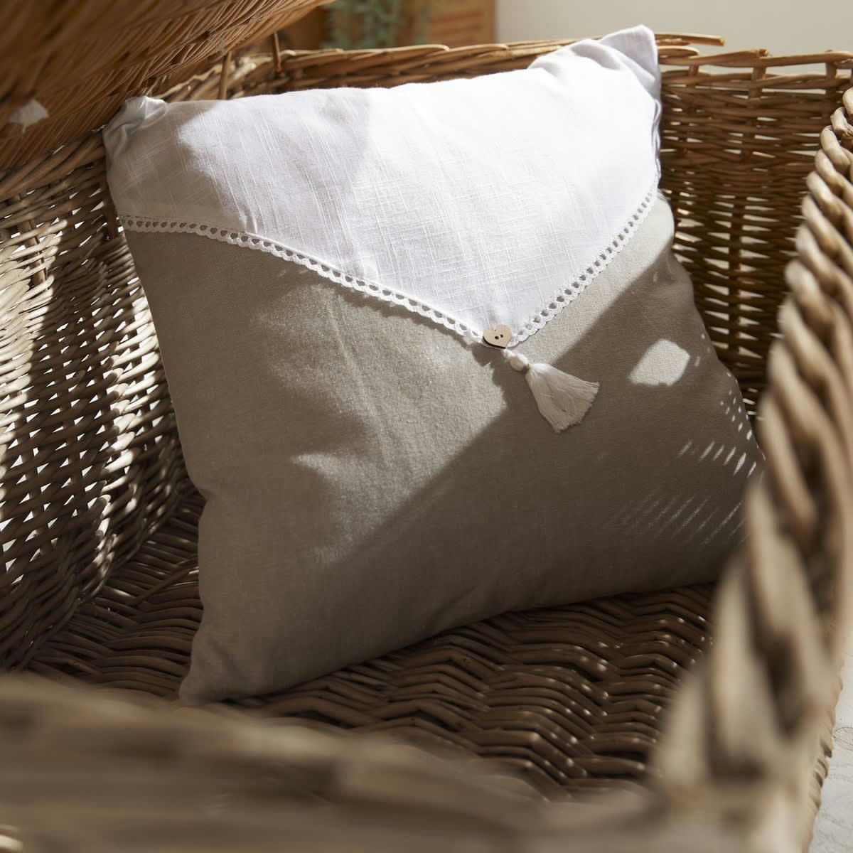 CHARME - Coussin déhoussable avec pompon en coton beige 40x40