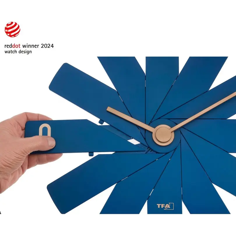Wanduhr Clock In The Box