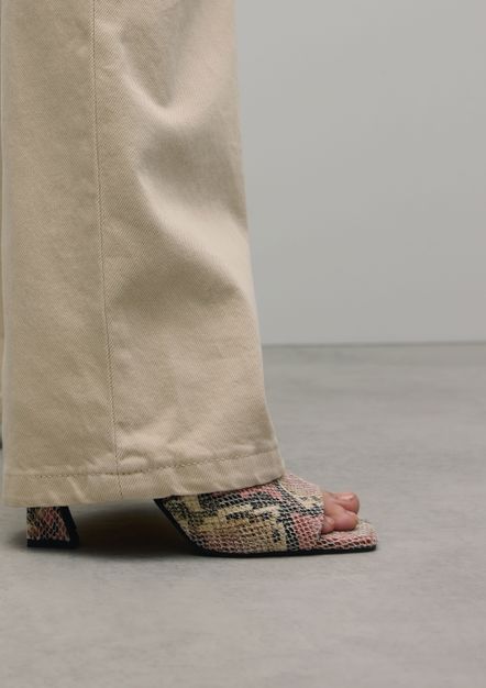 Snake muiltjes met trechterhak