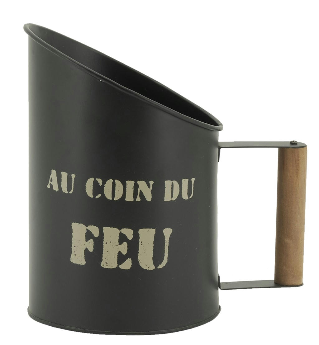 - Pelle à pellets en métal métal noir au coin du feu