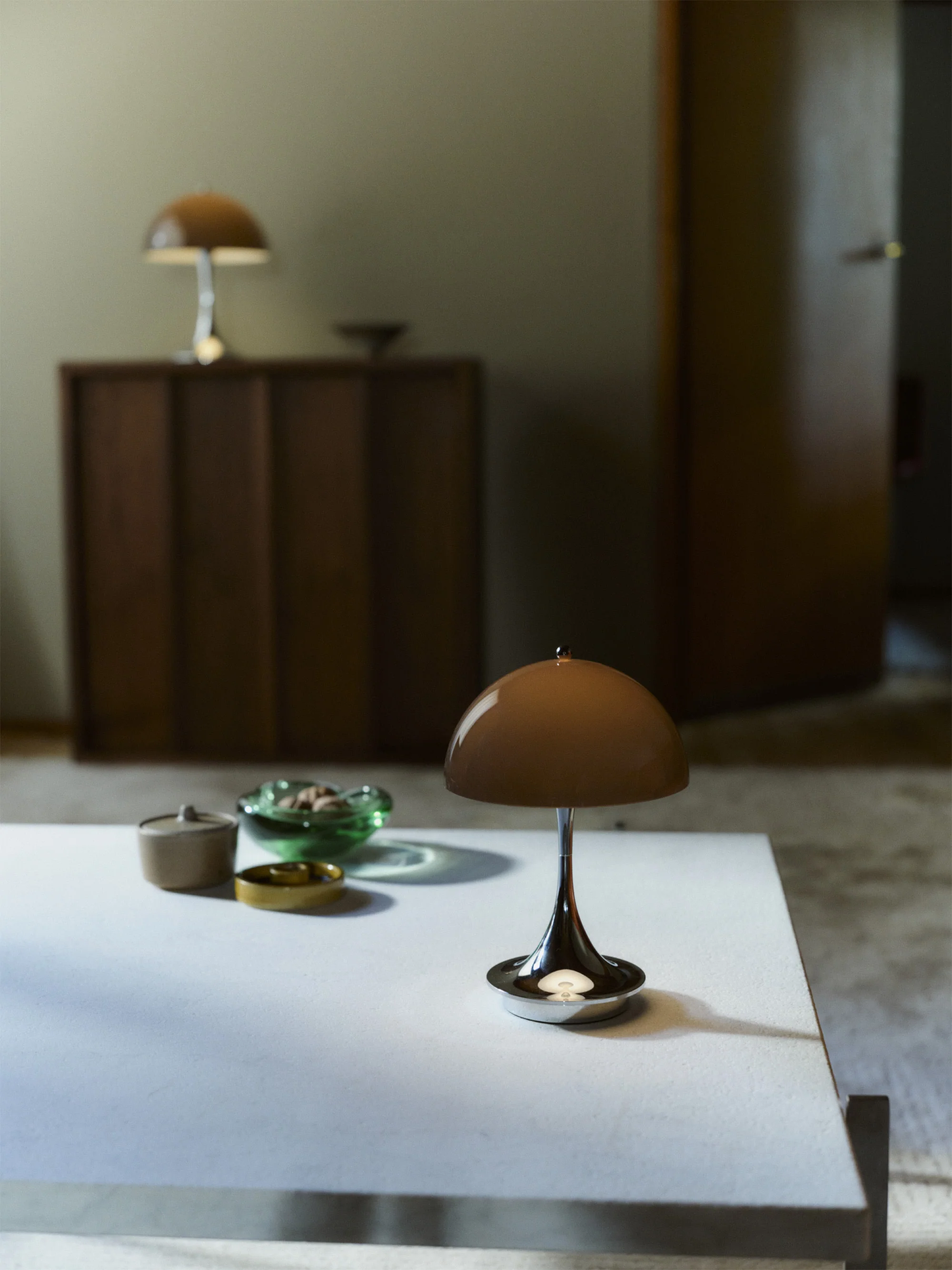 Mobile dimmbare LED-Tischlampe Panthella 160, Design Verner Panton