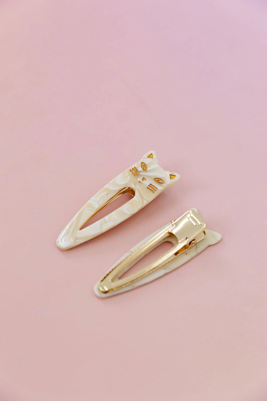 Cat Hair Clips in Cream