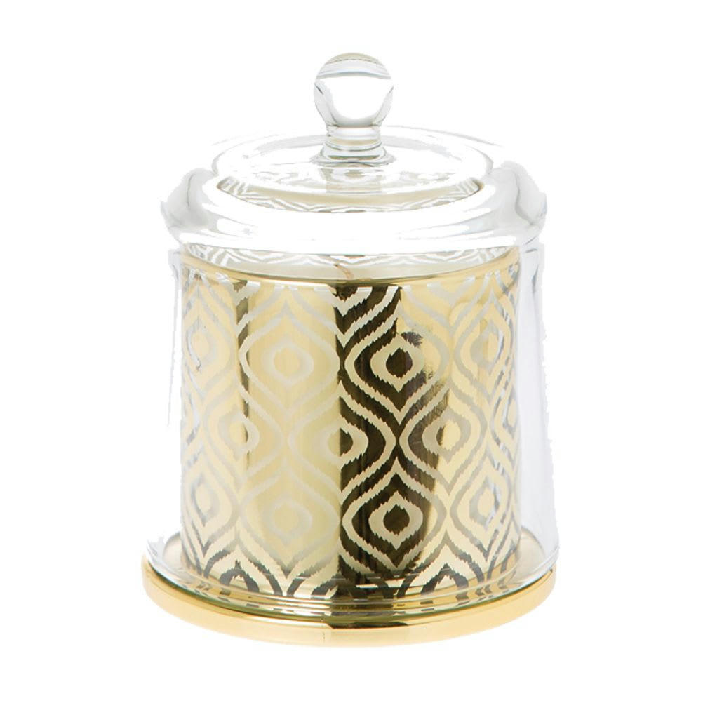 - Cloche de verre cachant une bougie décorative