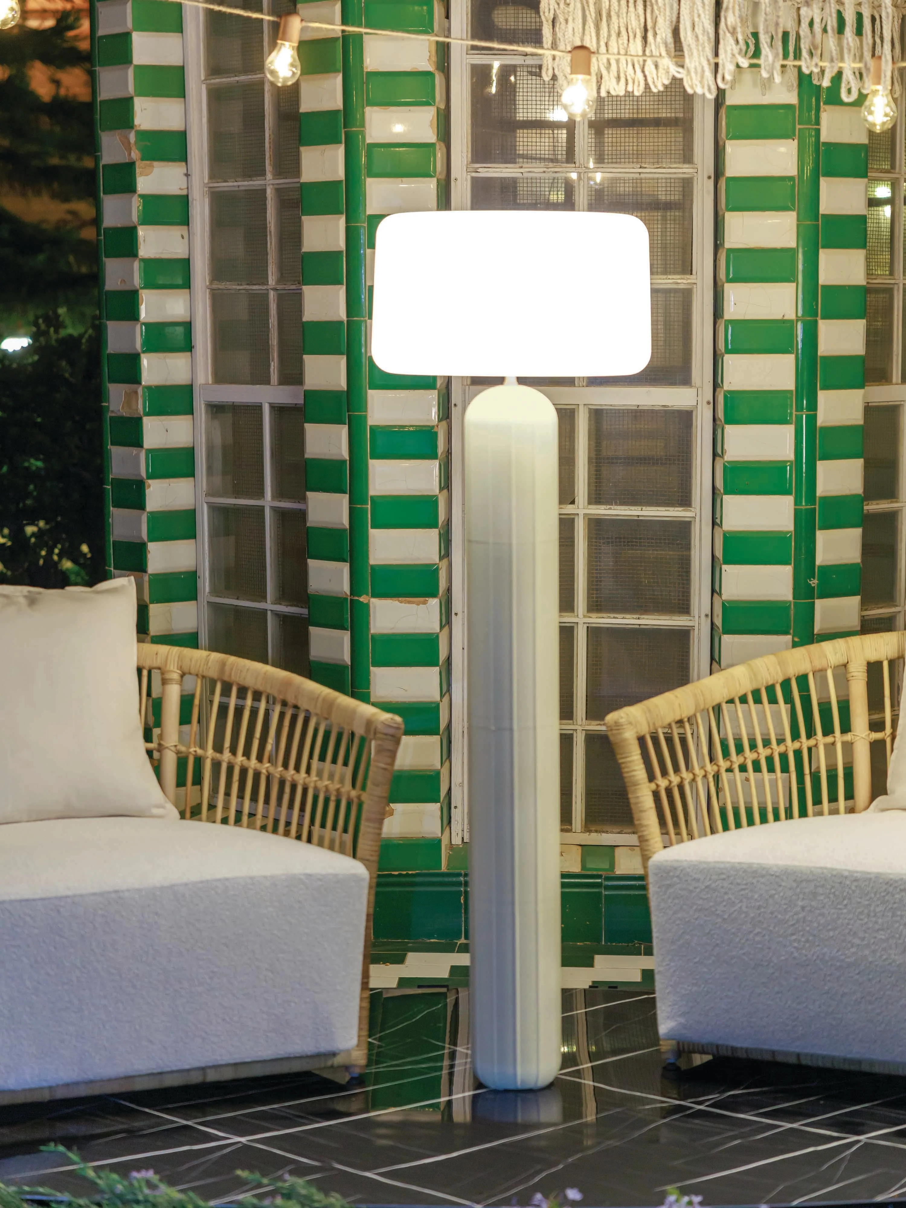 Outdoor-LED-Stehlampe Phoebe, dimmbar