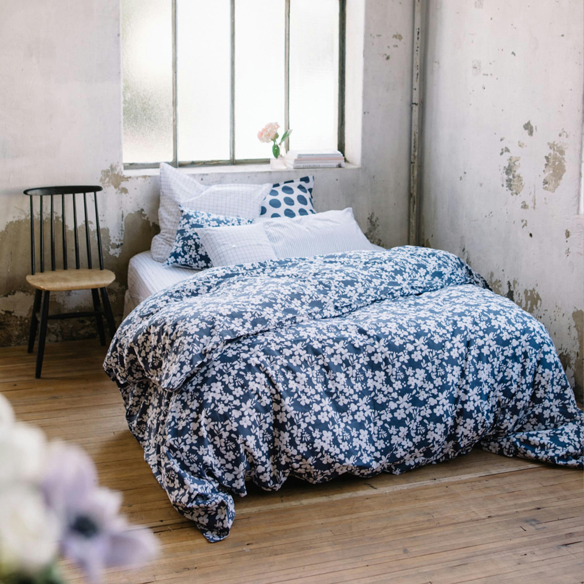 - Housse de couette en percale de coton bio à fleurs 140x200