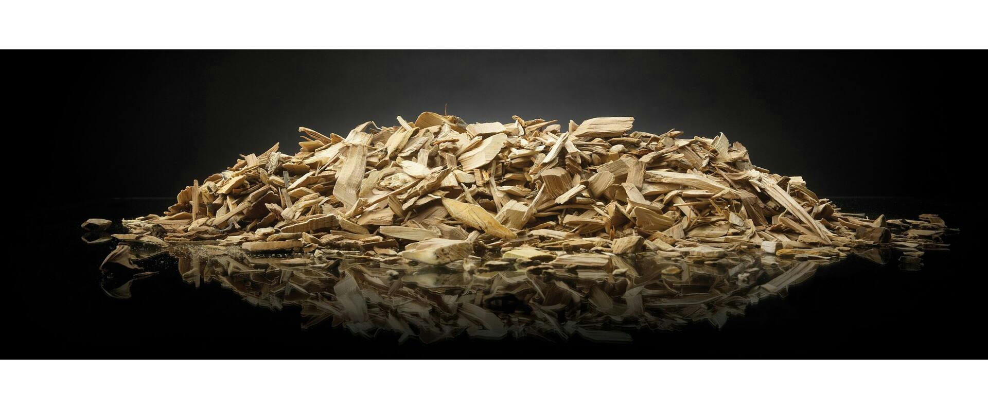 Napoleon Hickory Flavoured Smoking Wood Chips For BBQ Grill and Smoker 2-Lb