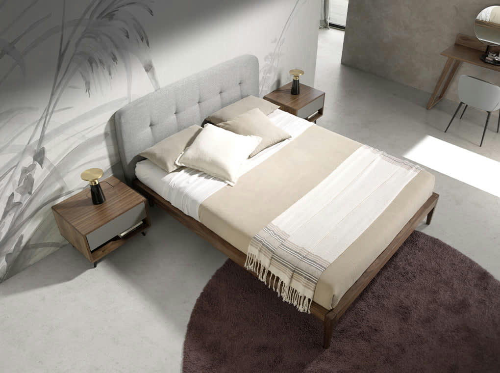 - Lit en tissu et structure effet bois noyer