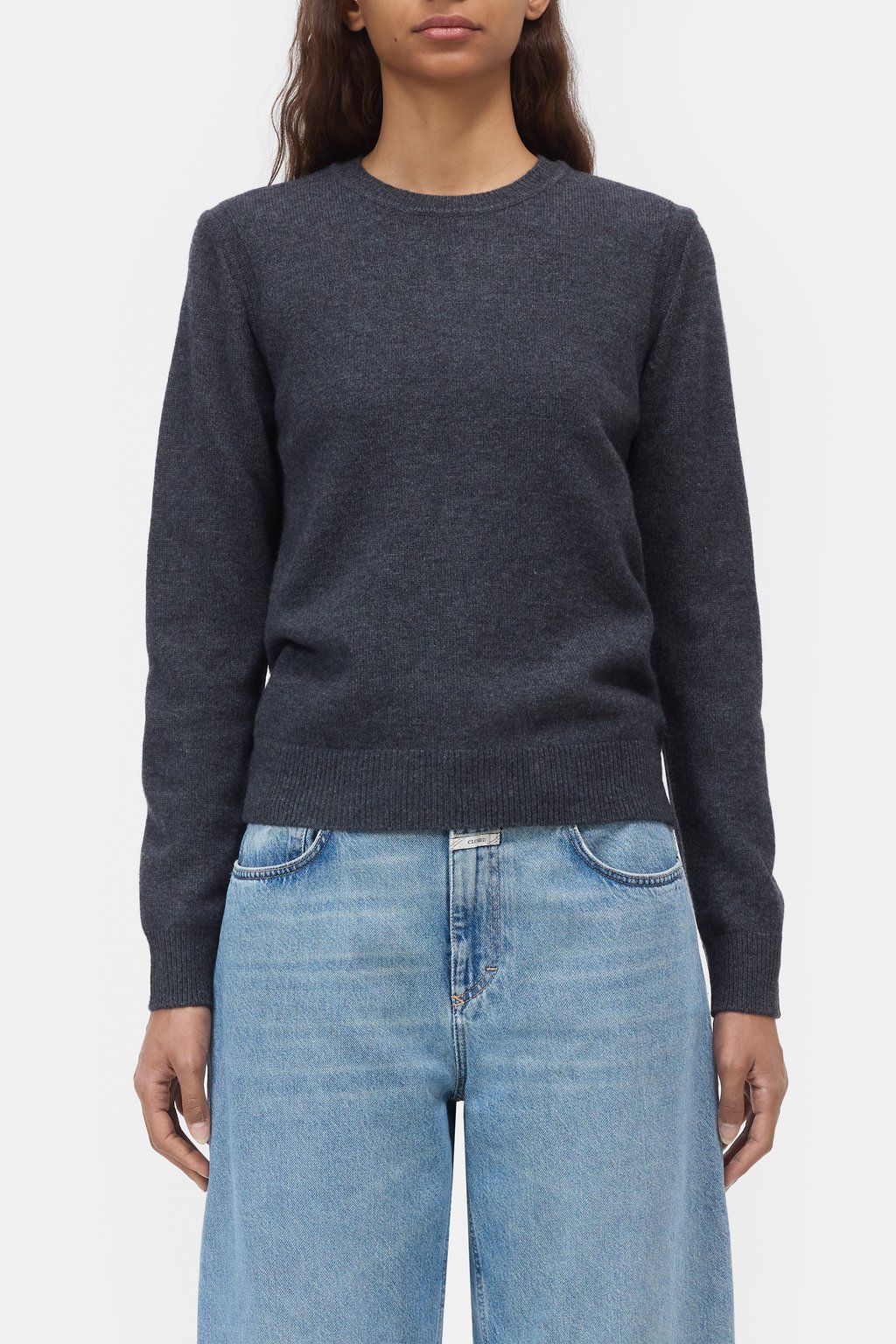 Schmaler Wollpullover