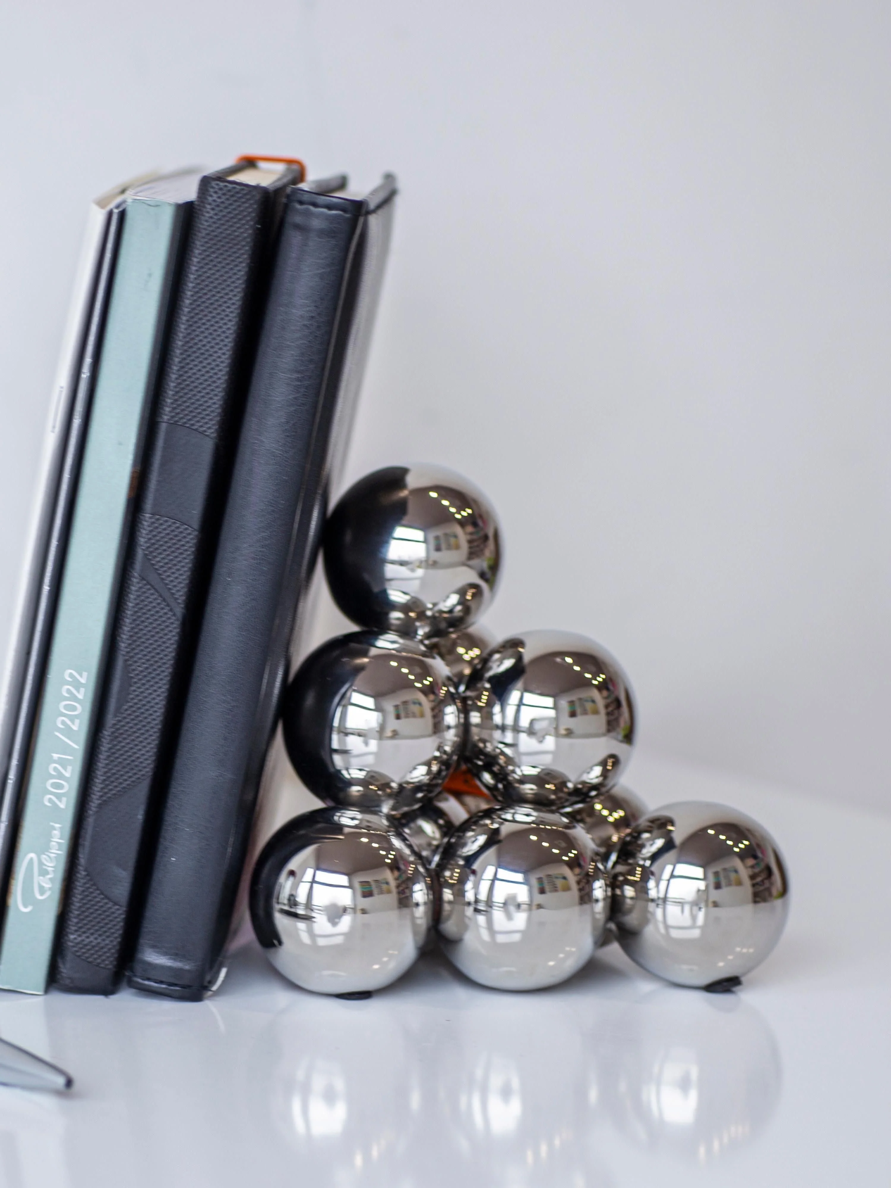 Handgefertigte Buchstütze Bubbles