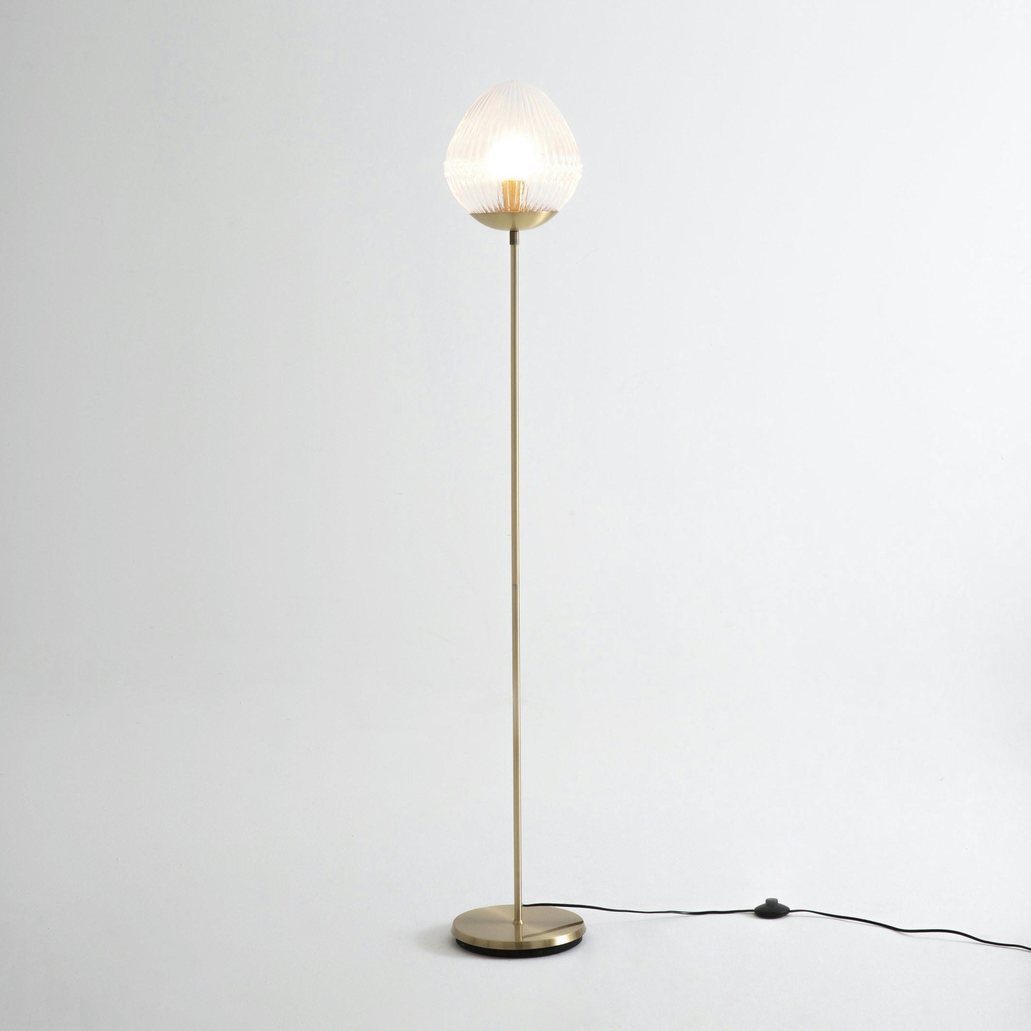 Lampadaire laiton et verre strié, Ari