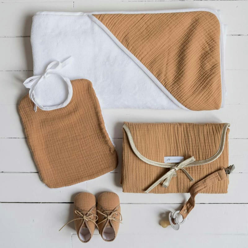 - Cape de bain bébé camel