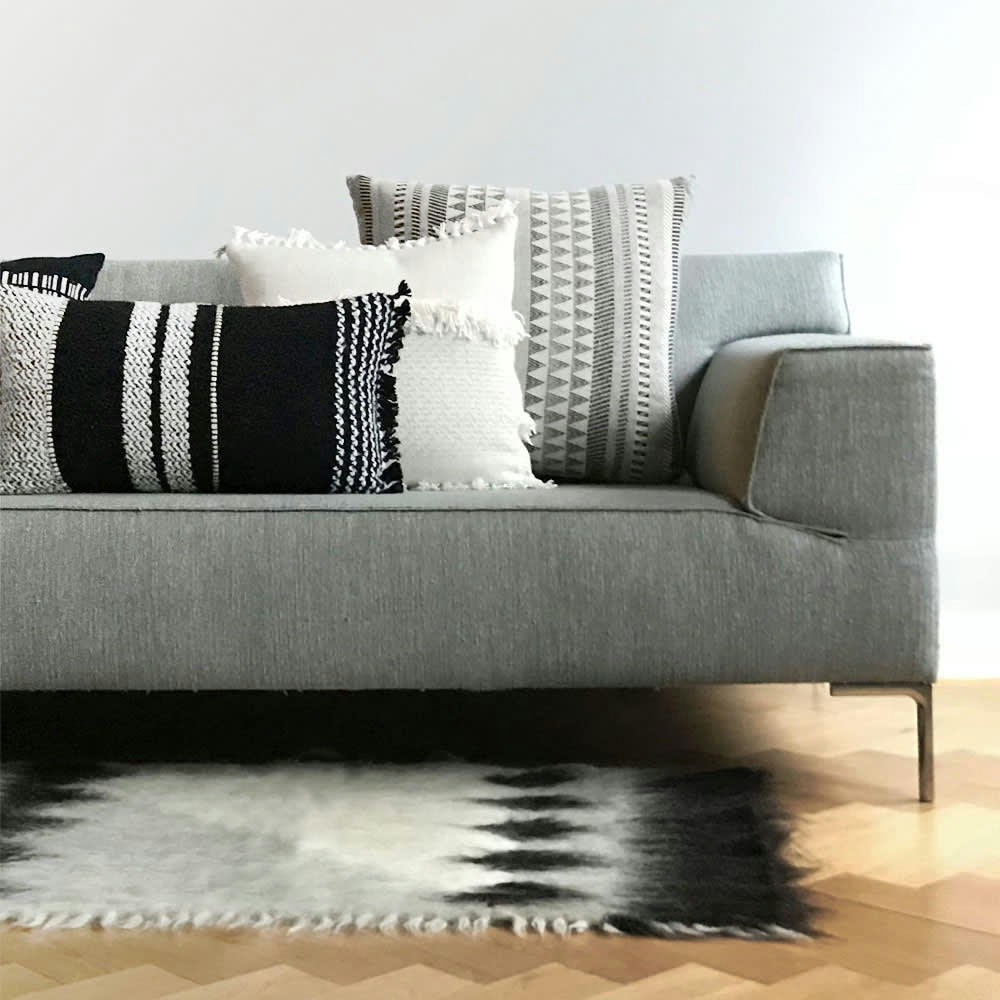 FRINGE - Coussin blanc cassé 50x50