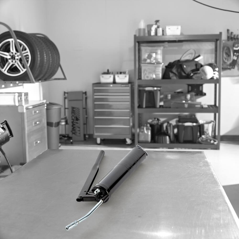 MotoMaster Standard Lever Grease Gun up to 6,000 PSI, 14-oz