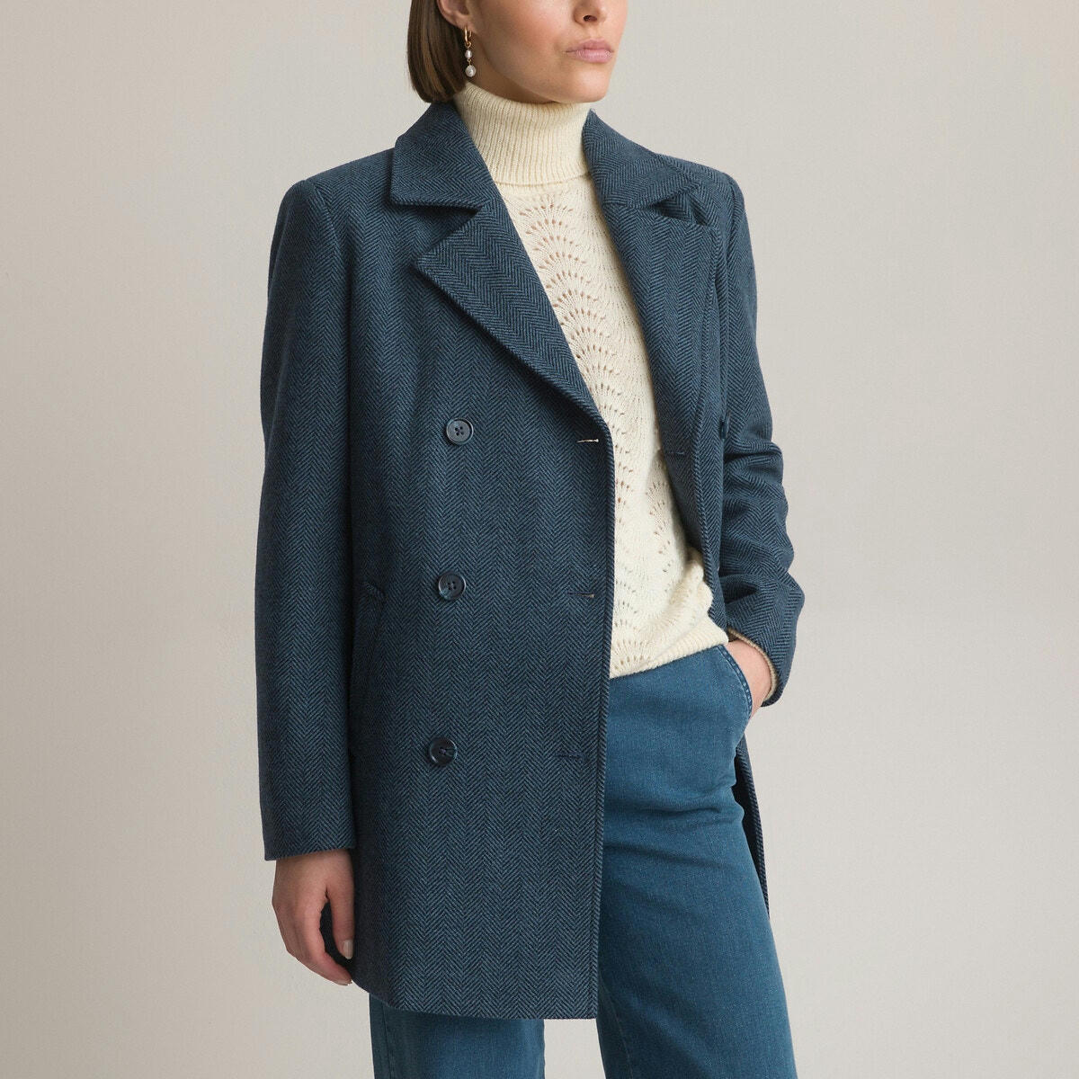 Manteau court, fermeture boutonnée