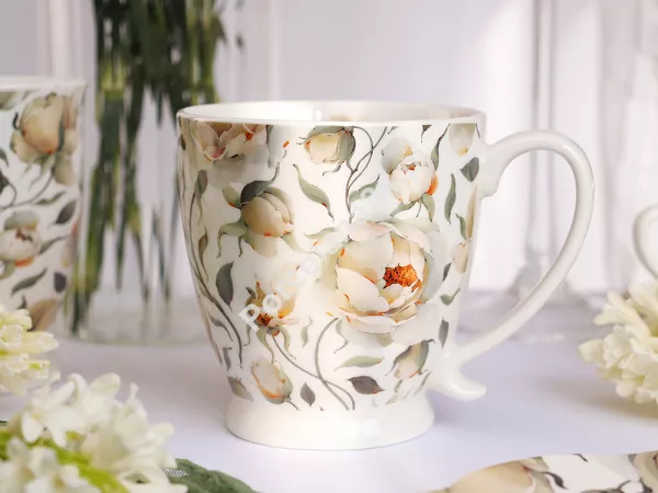 Kubek na stopce0,51 L Duo - English roses white 15.ENG-W.K51
