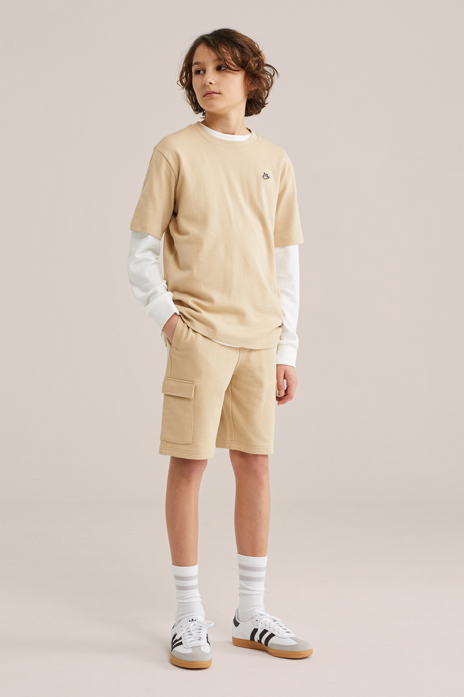 Jongens regular fit sweat cargoshort met embroidery