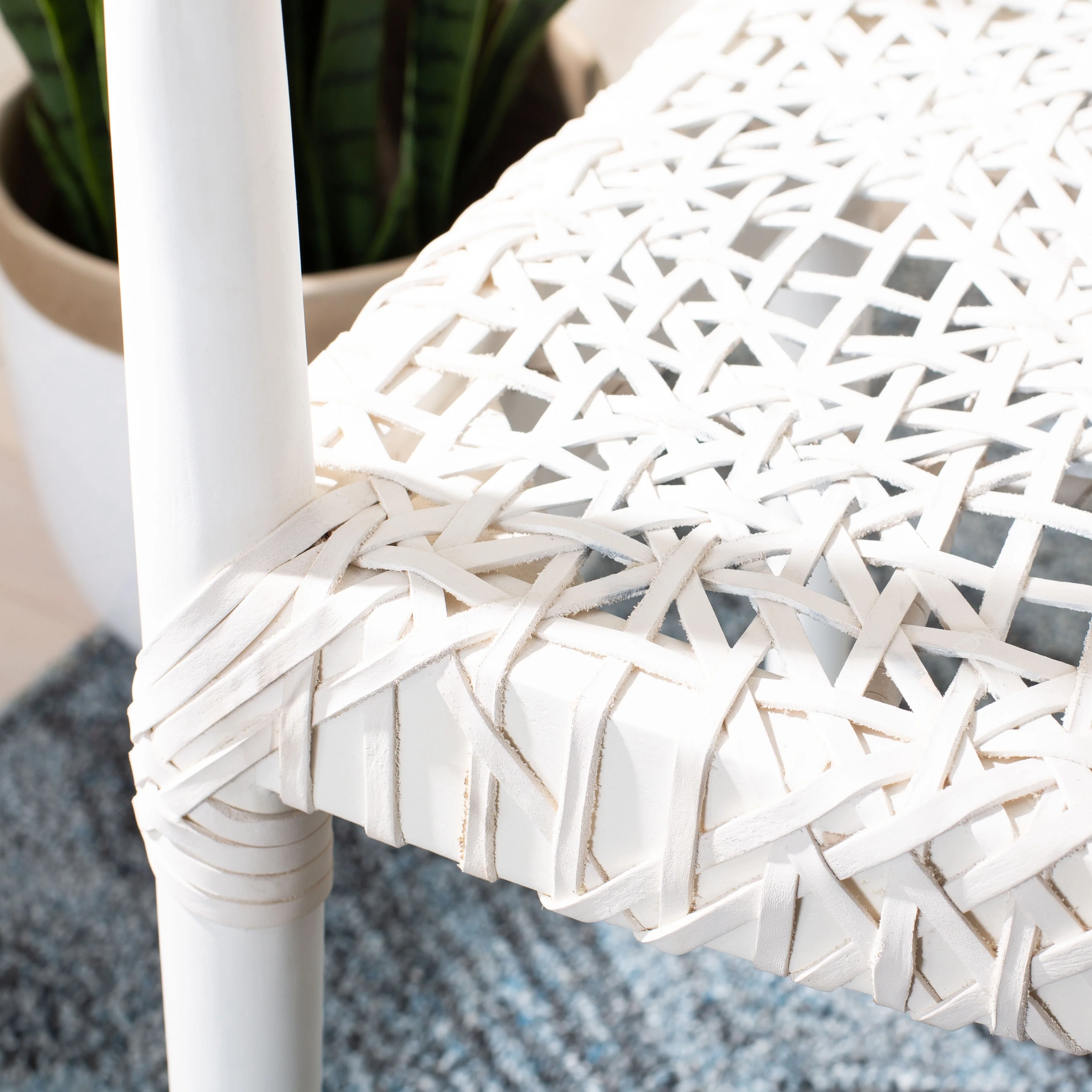 SAFAVIEH Therese Leather Woven Accent Chair - 25 W x 20.9 L x 30.9 H - 25Wx21Dx31H