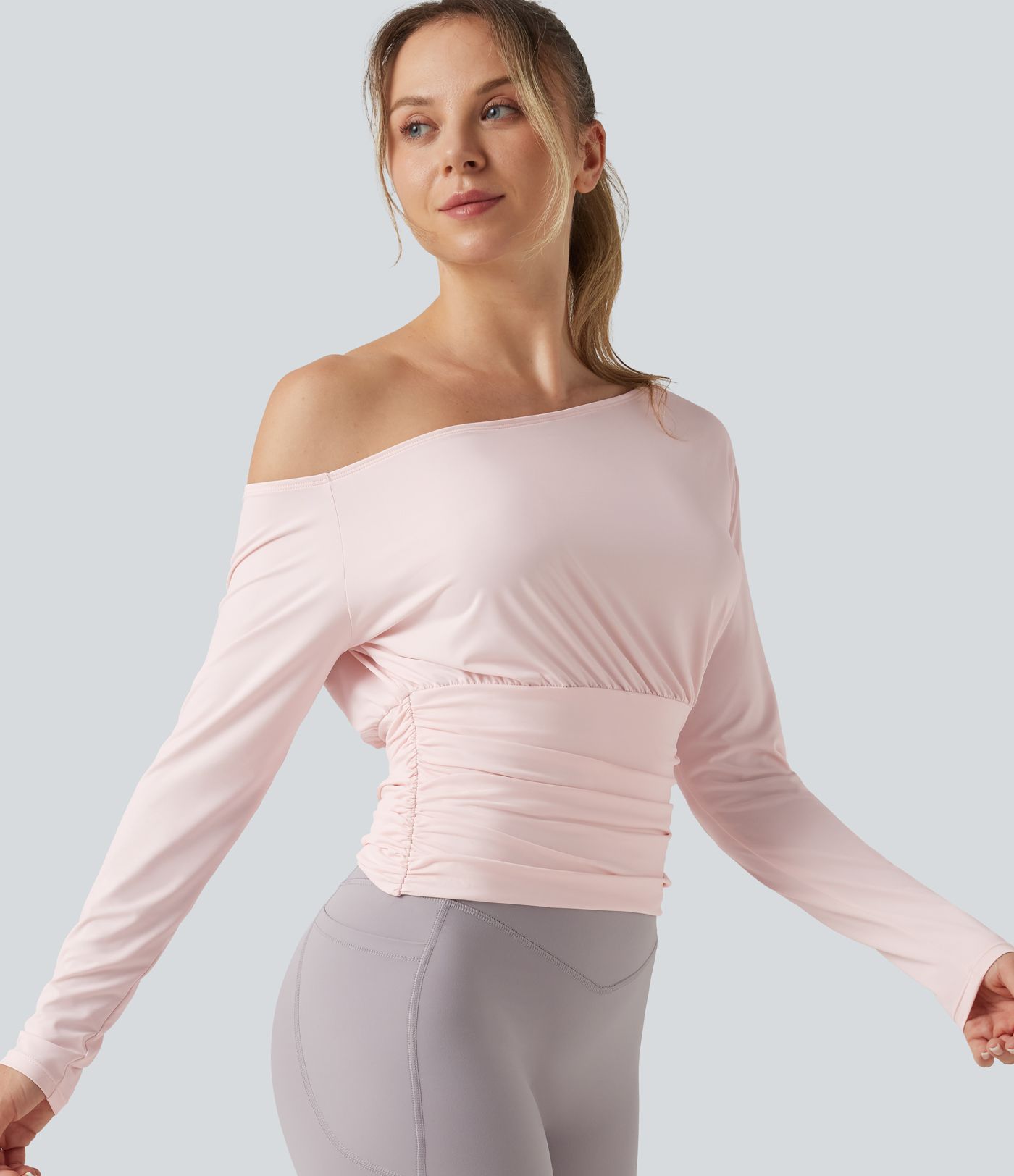 Haut de yoga effet frais InstantCool asymétrique une épaule à manches longues, fronces et protection solaire UPF50