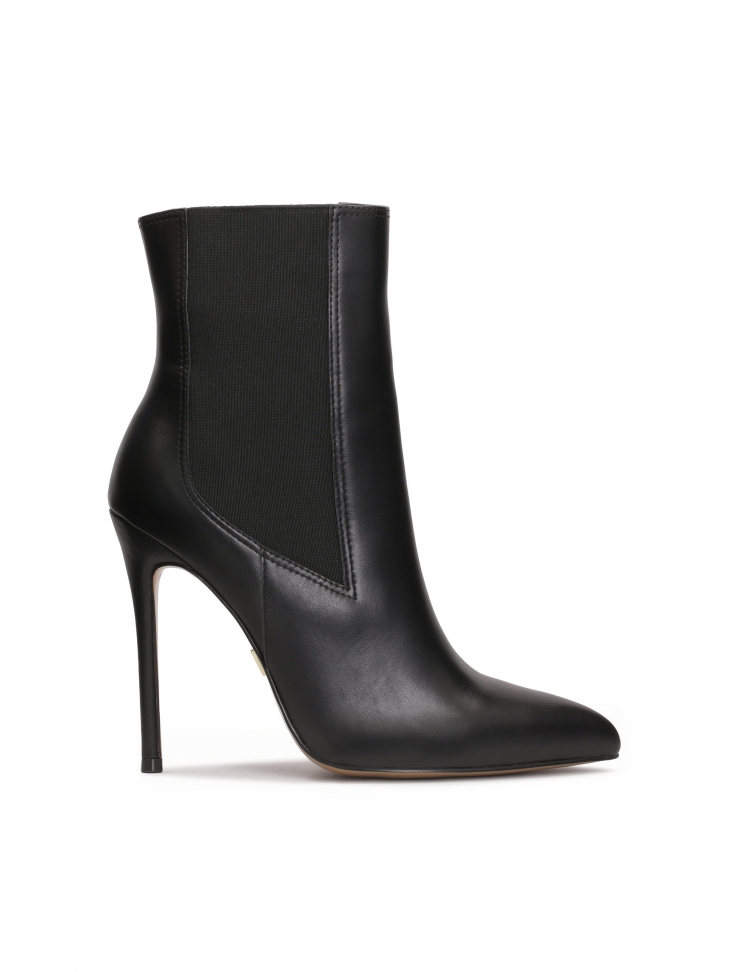 Black slip-on boots with slim heel