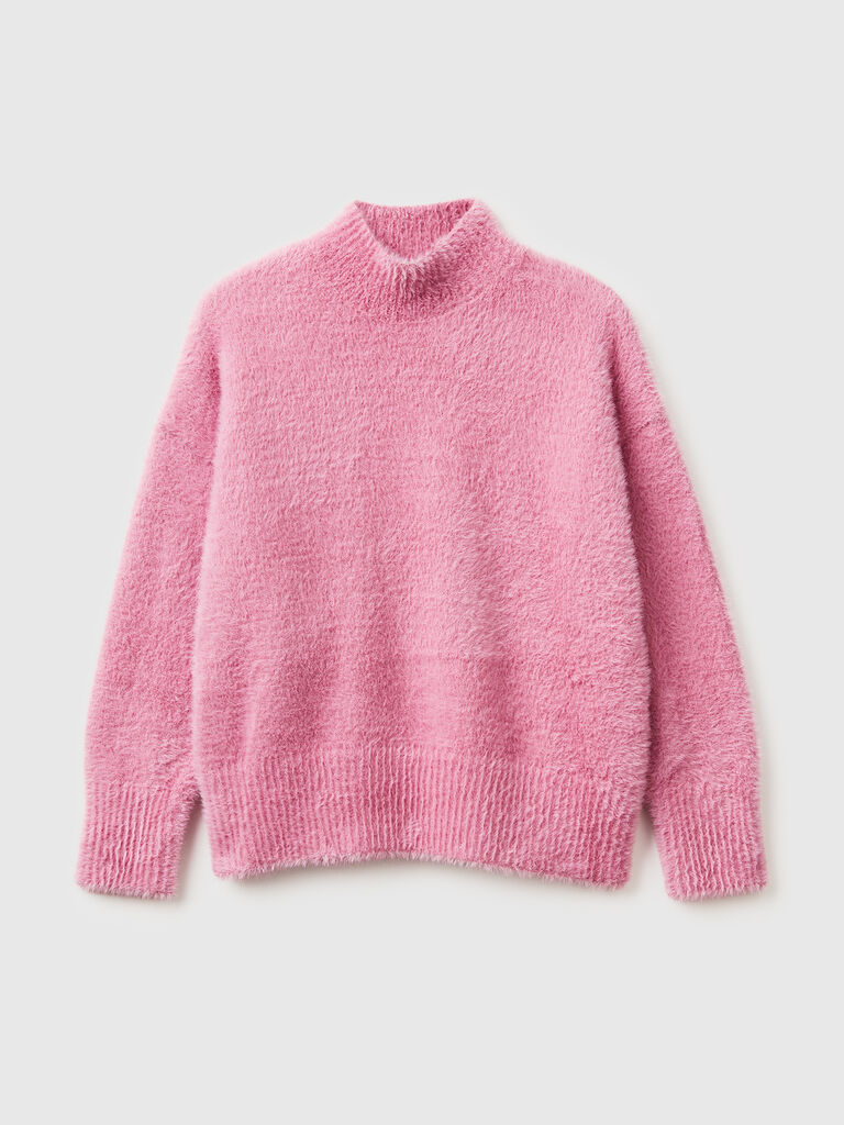 Furry yarn sweater