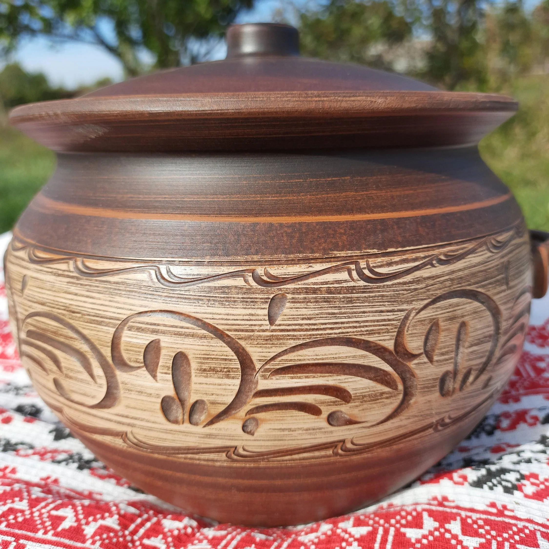 Clay Pot with Lid: Unglazed Terracotta Bread Baking Dish, Ceramic Handmade Clay Bakeware