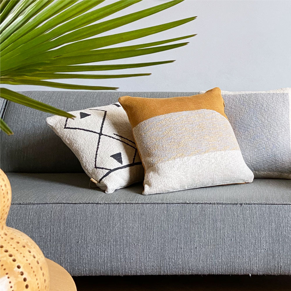 Malagoon Sunset Sierkussen 50 x 50 cm - Okergeel