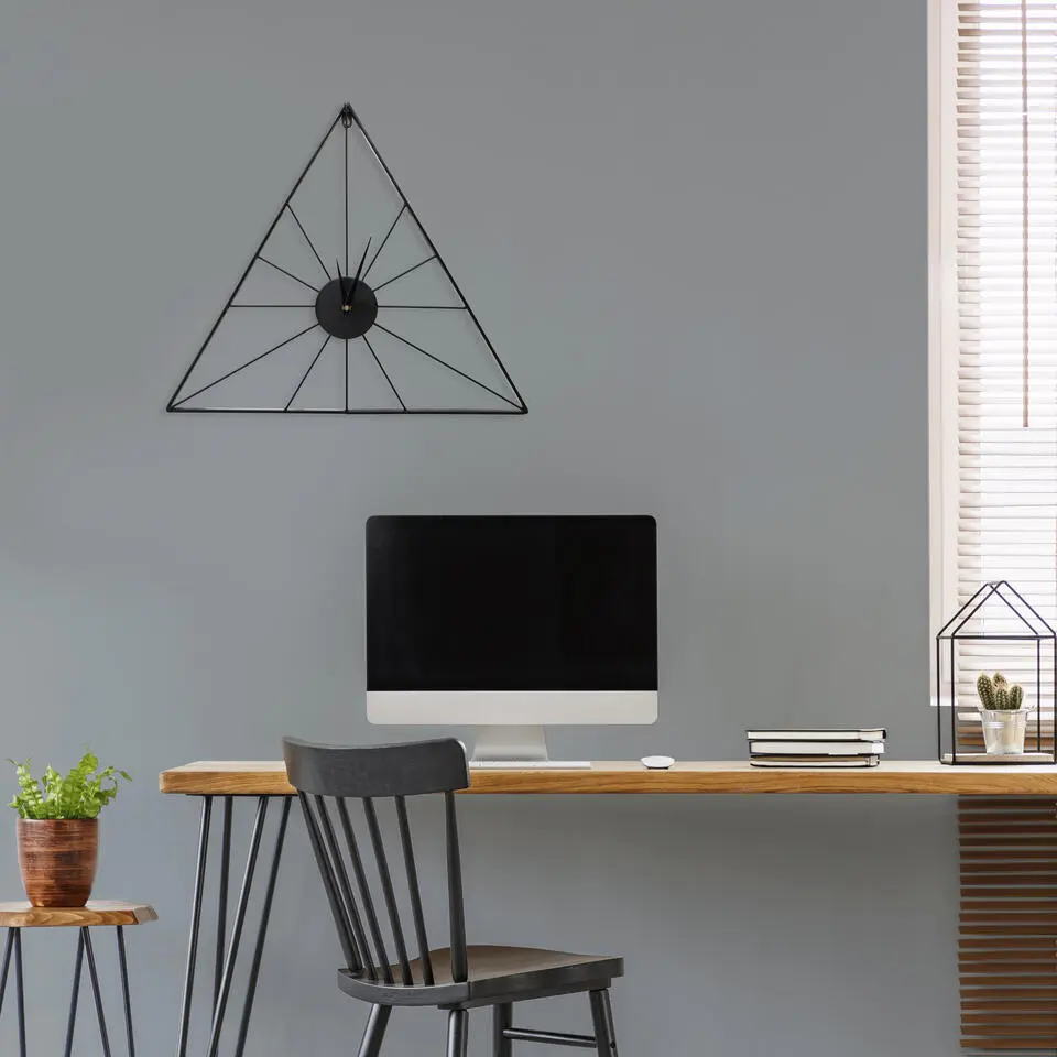 Klok - Luxe Zwarte Driehoek Hangende Klok