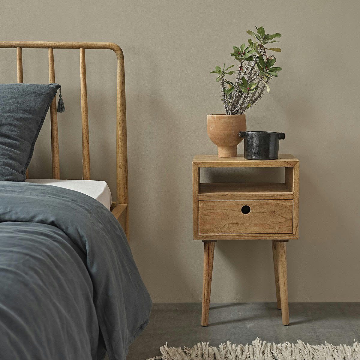 OSLO - Table de chevet en mindi massif