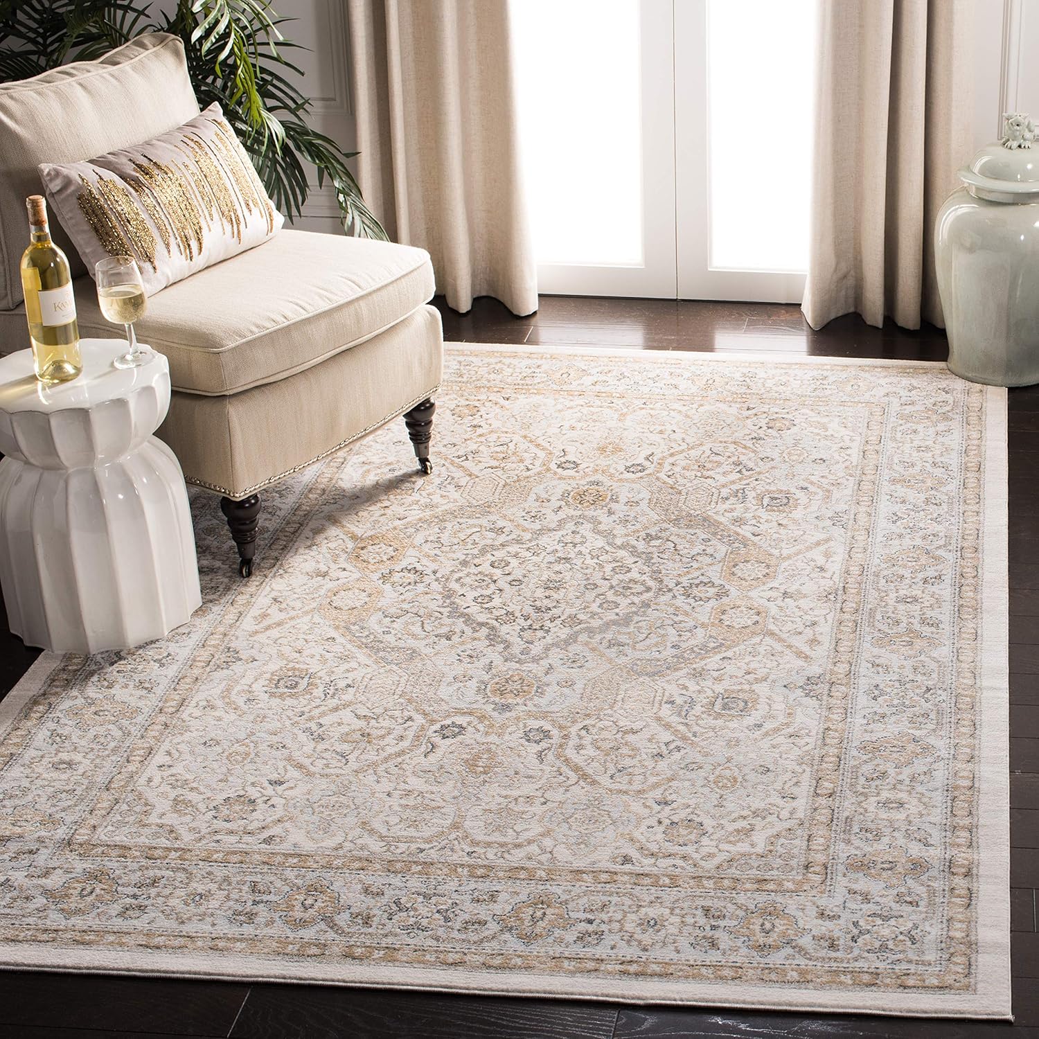 SAFAVIEH Isabella Collection Area Rug - 6'7 x 9', Cream & Beige, Oriental Design, Non-Shedding & Easy Care, Ideal for High Traffic Areas in Living Room, Bedroom (ISA916B)