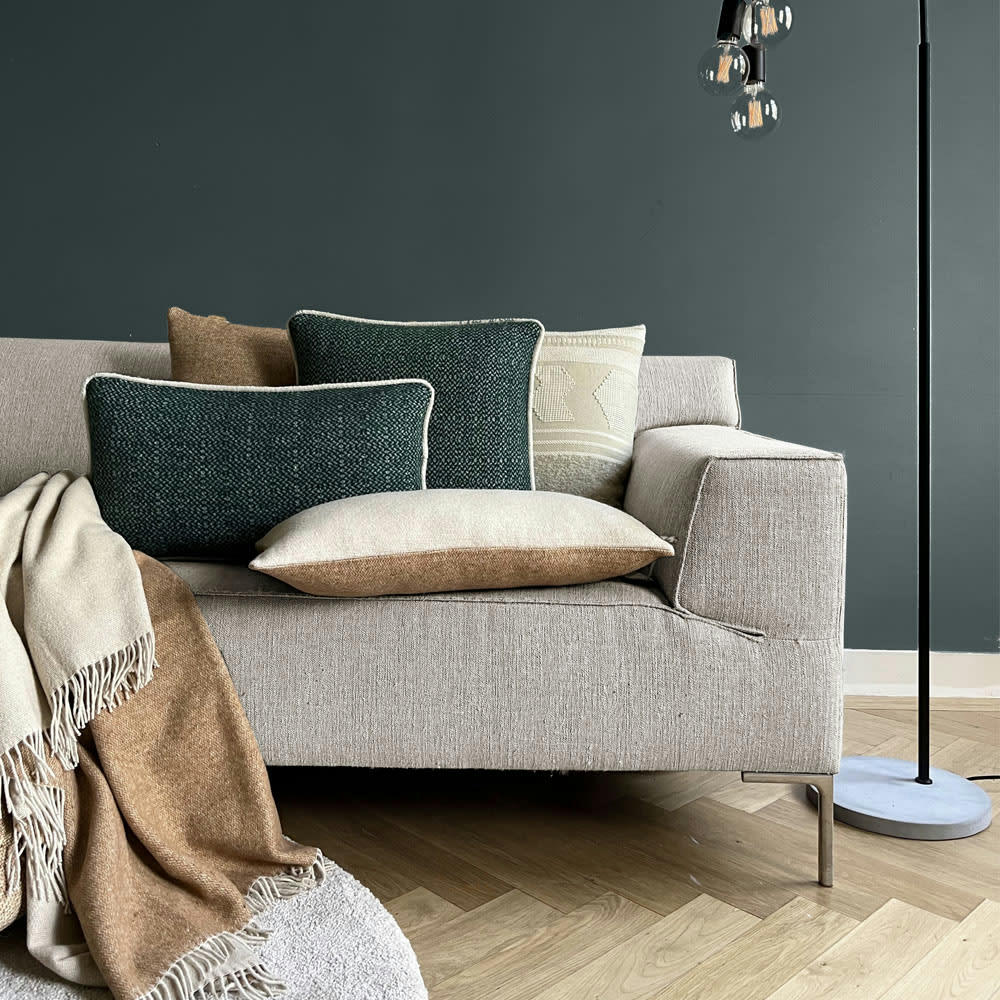 RECYCLÉE - Coussin carré en laine recyclée double face beige camel 50x50