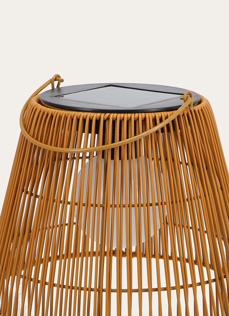 LANTERNE SOLAIRE EN RÉSINE TRESSÉE MARRON