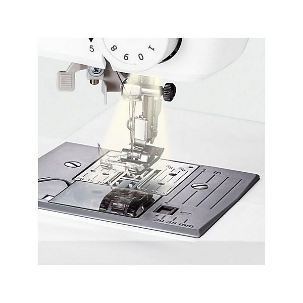 Machine a Coudre Numérique - MEDION - SD 36 - 38W - 270 Points - 700 tr/min - LED - Blanc