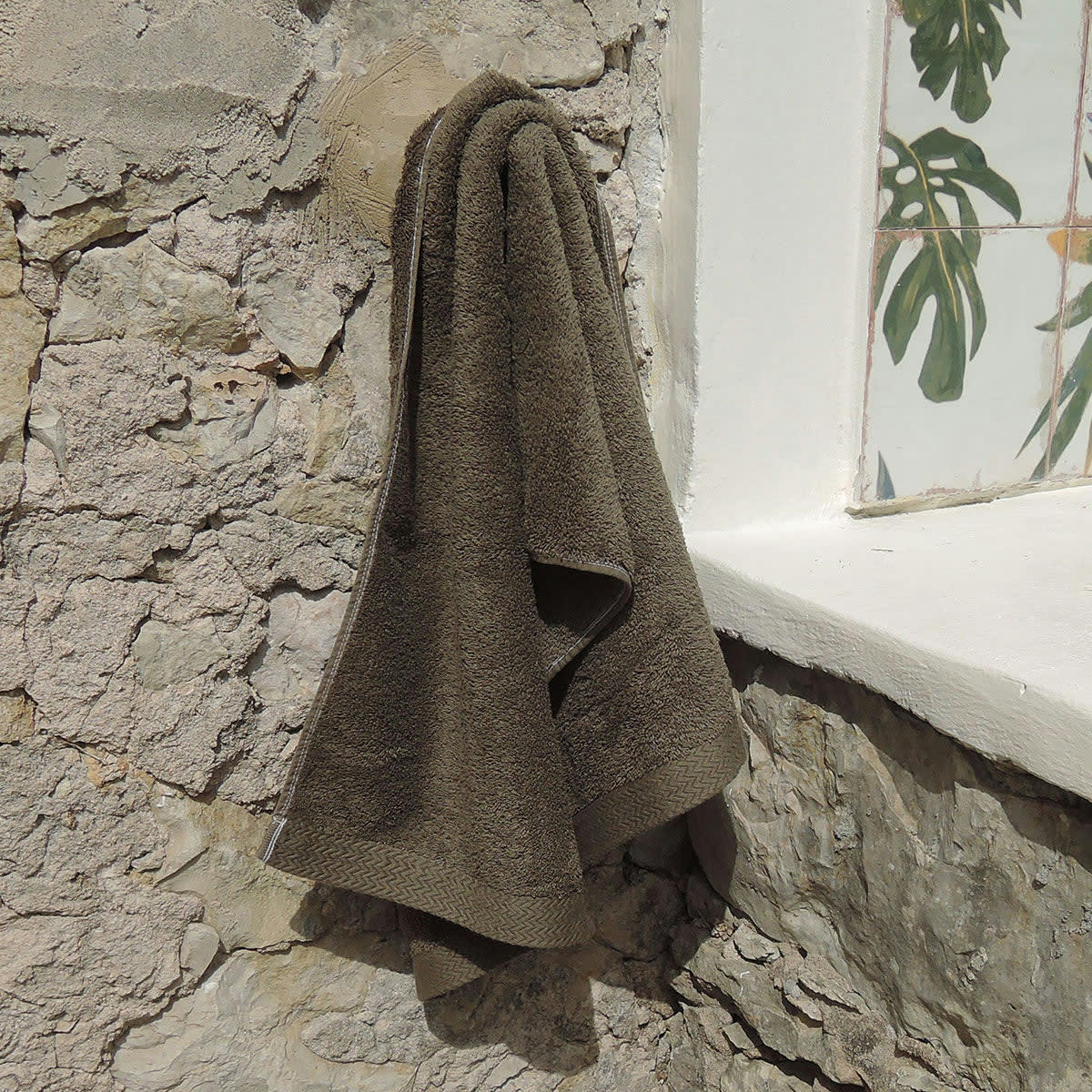 - Serviette de toilette en coton éponge