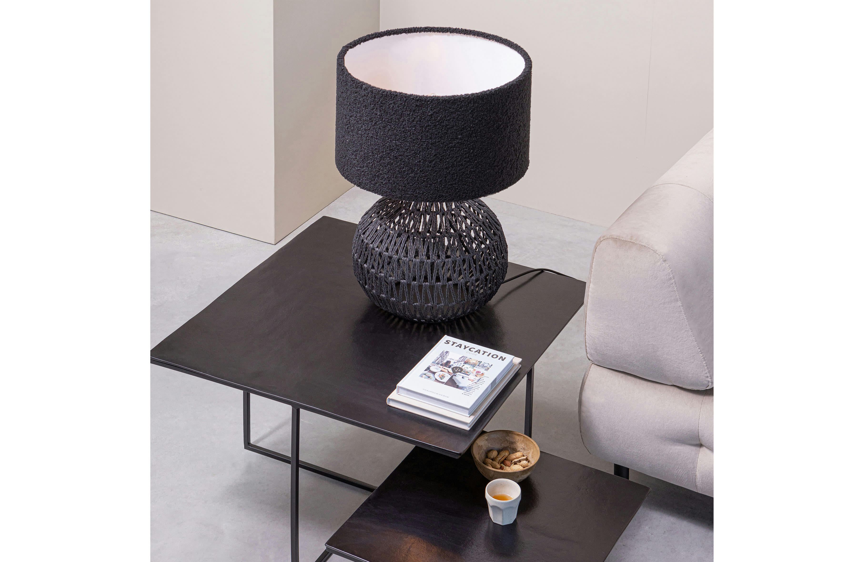 MACY - Lampe en rotin noir