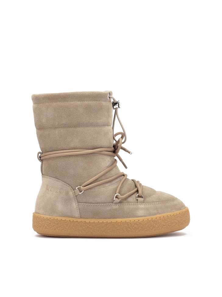 Insulated snow boots in taupe color