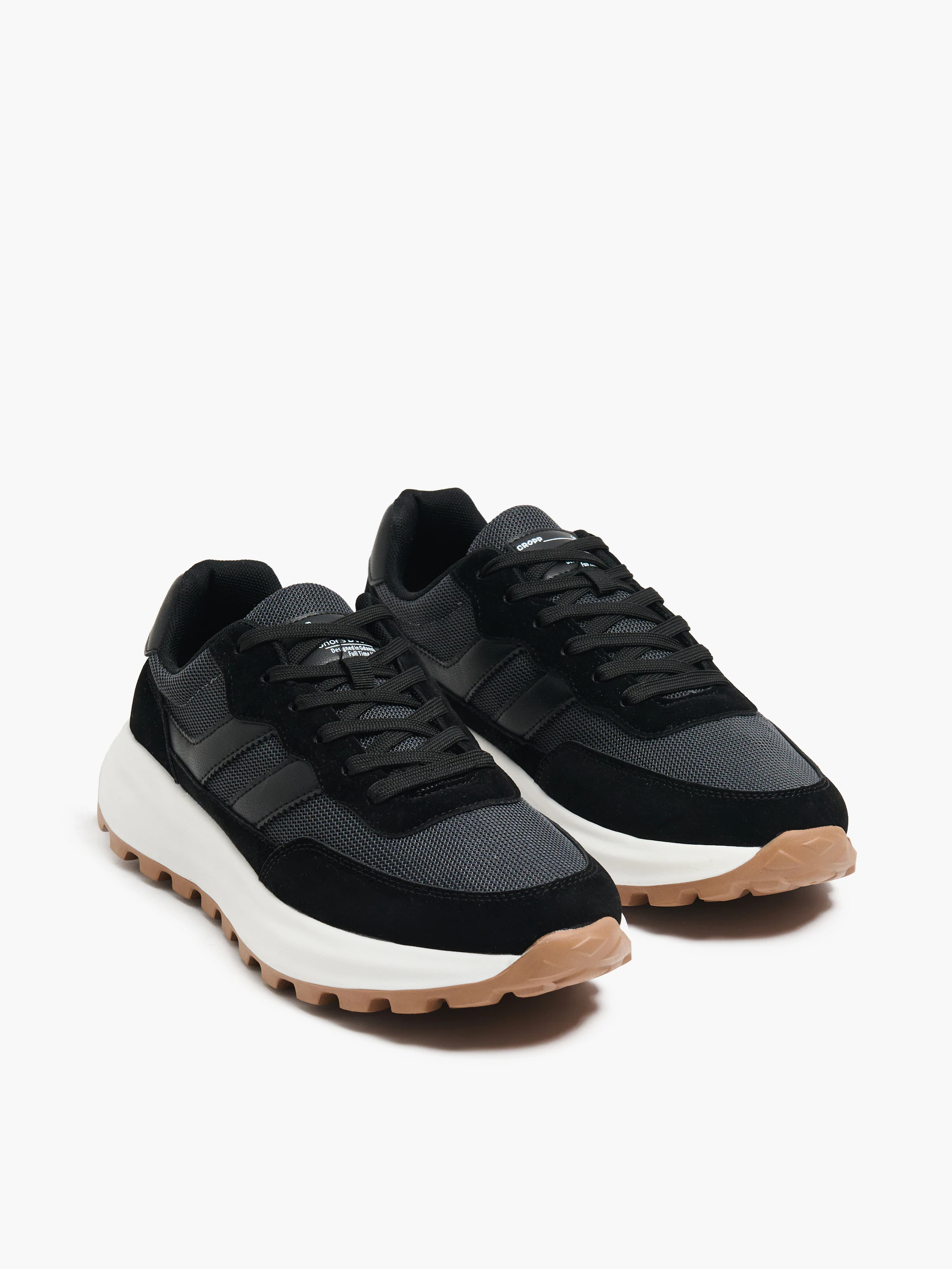 Sportowe czarne sneakersy