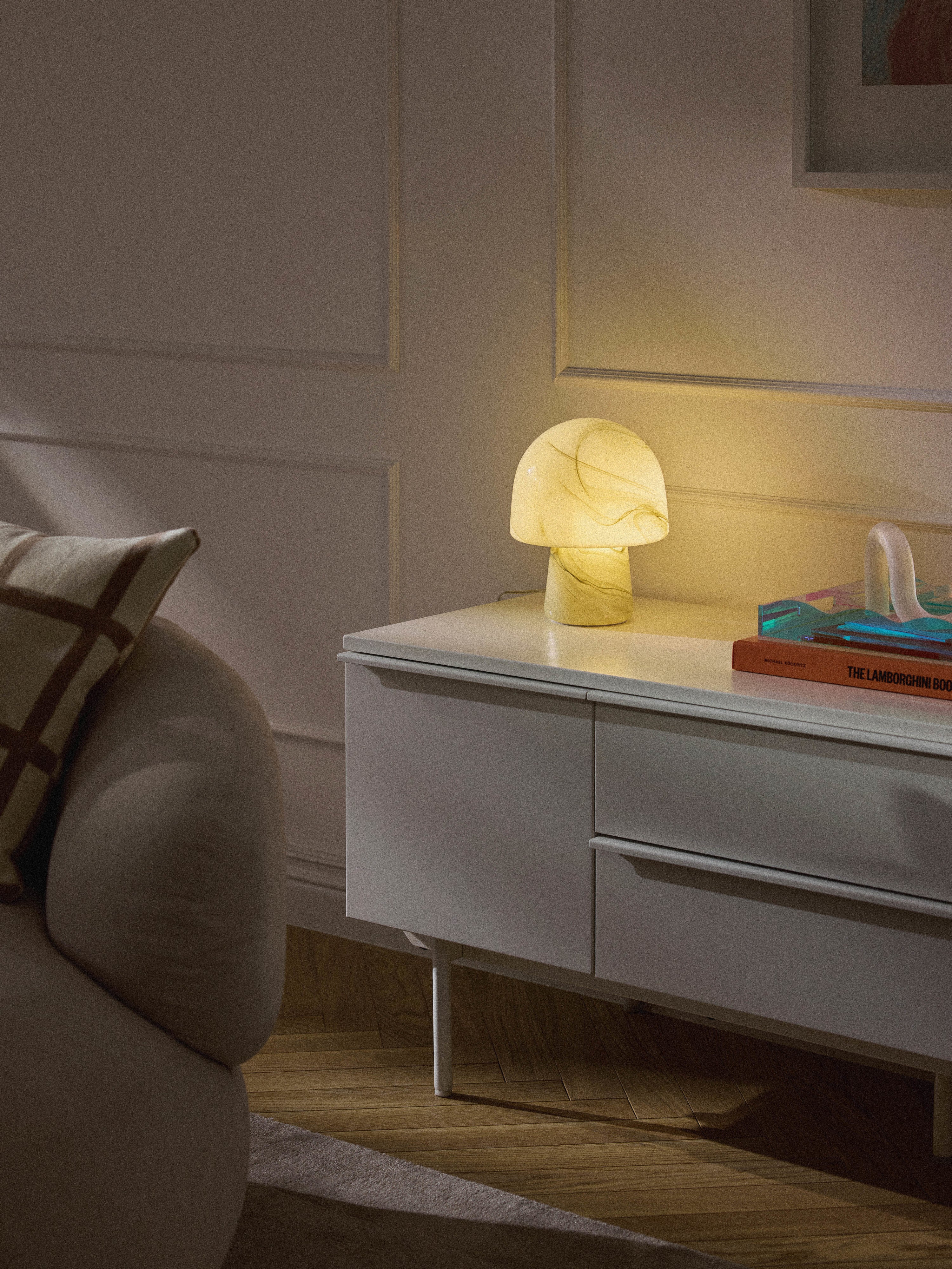Kleine Tischlampe Talia in Marmor-Optik