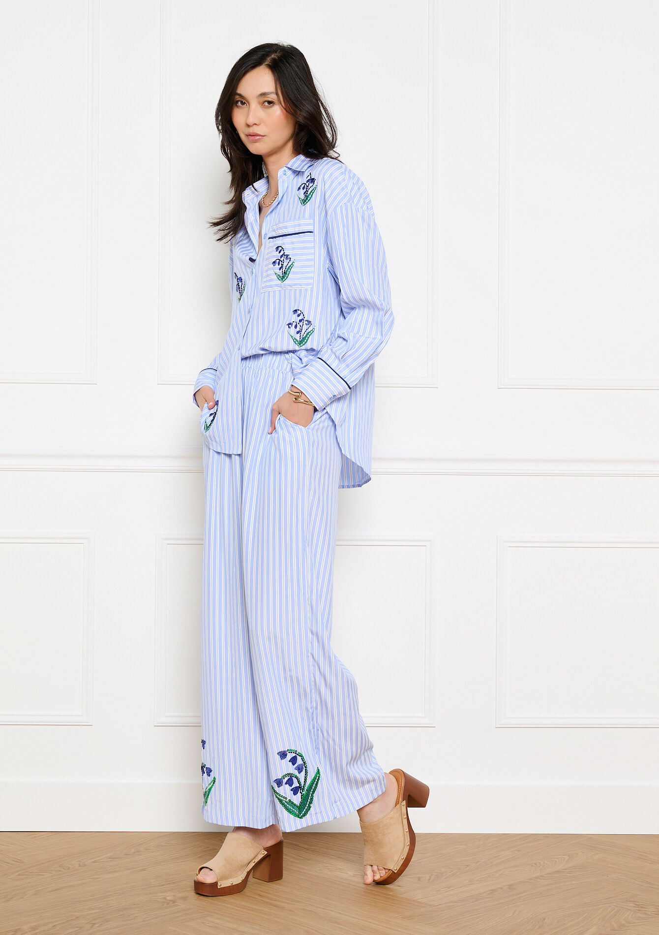 Wijde broek met borduursels