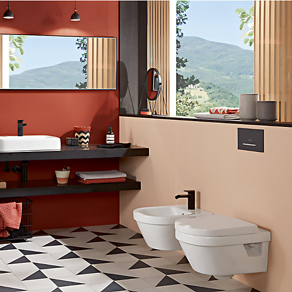 Pack WC sans bride VILLEROY ET BOCH Architectura abattant   bâti-support sol et mur   plaque noir mat  Tabouret blanc