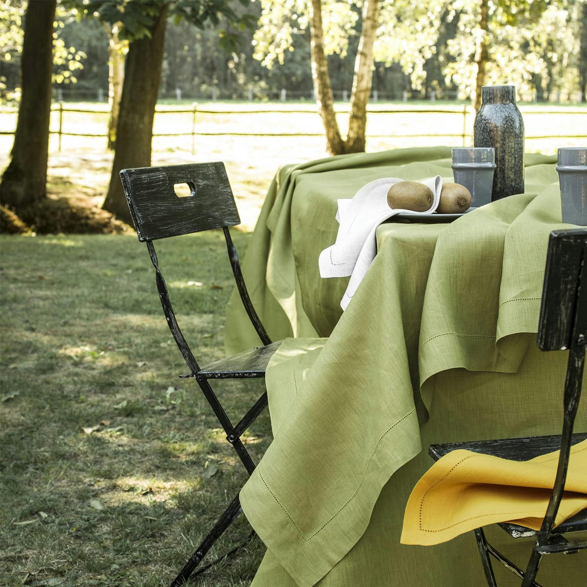 FLORENCE - Nappe en lin vert platane 170x250