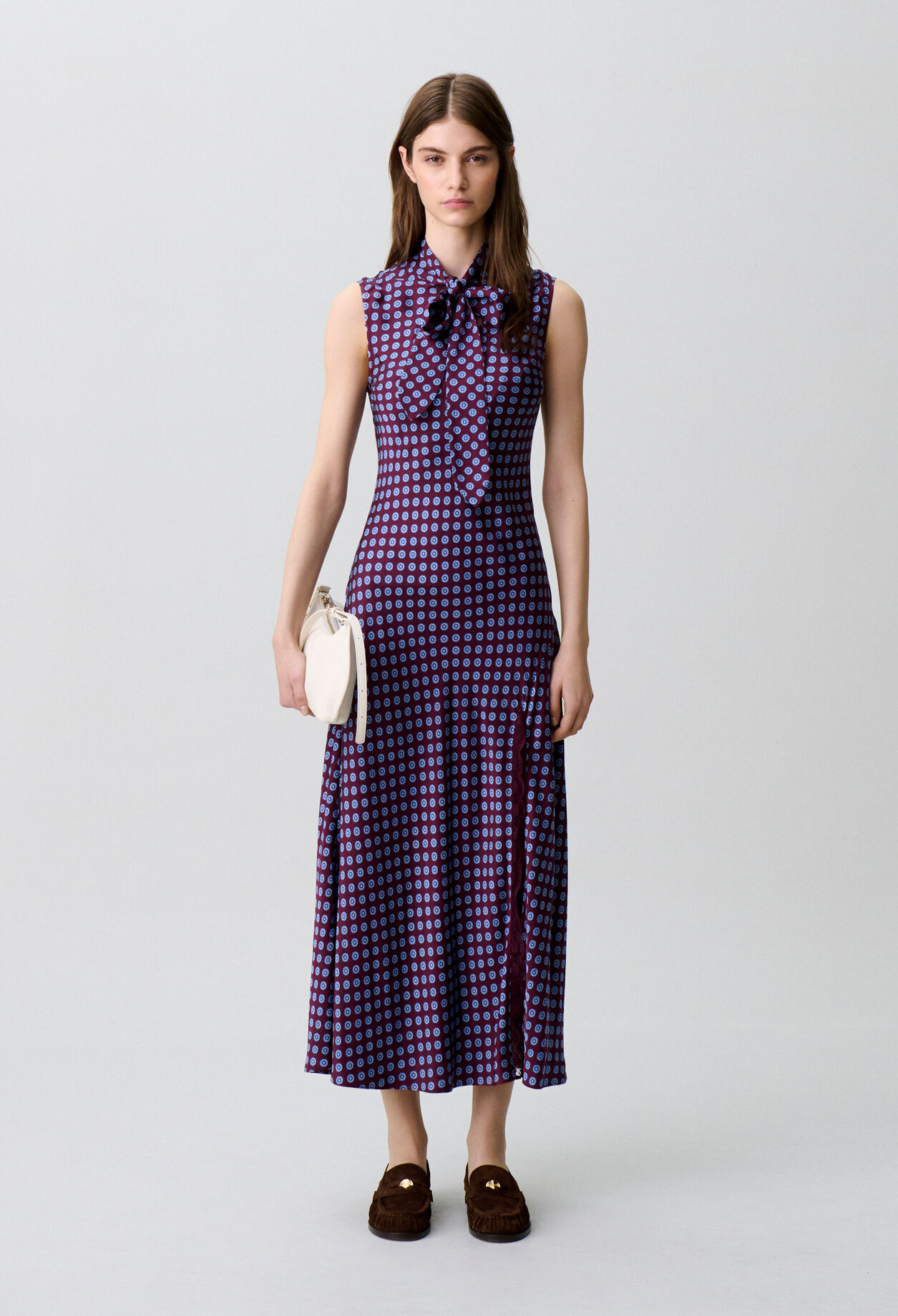 Robe fluide longue dentelle