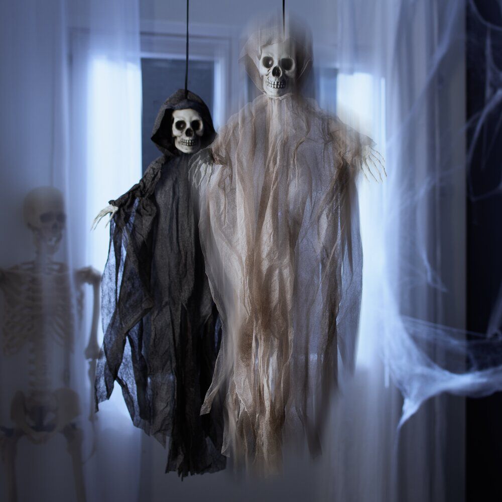 Décoration Halloween XL tête de mort fantôme à suspendre H100cm (2 modèles)