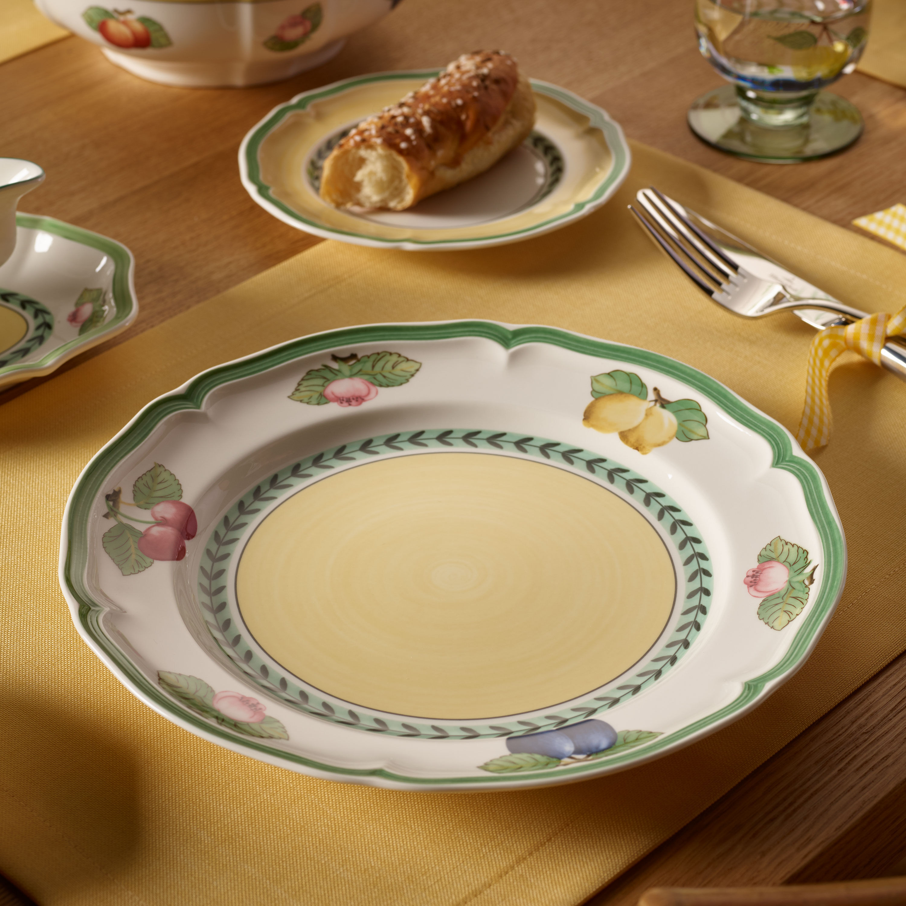 French Garden Dinner plate - Multi-colored, 10.6'', Premium Porcelain
