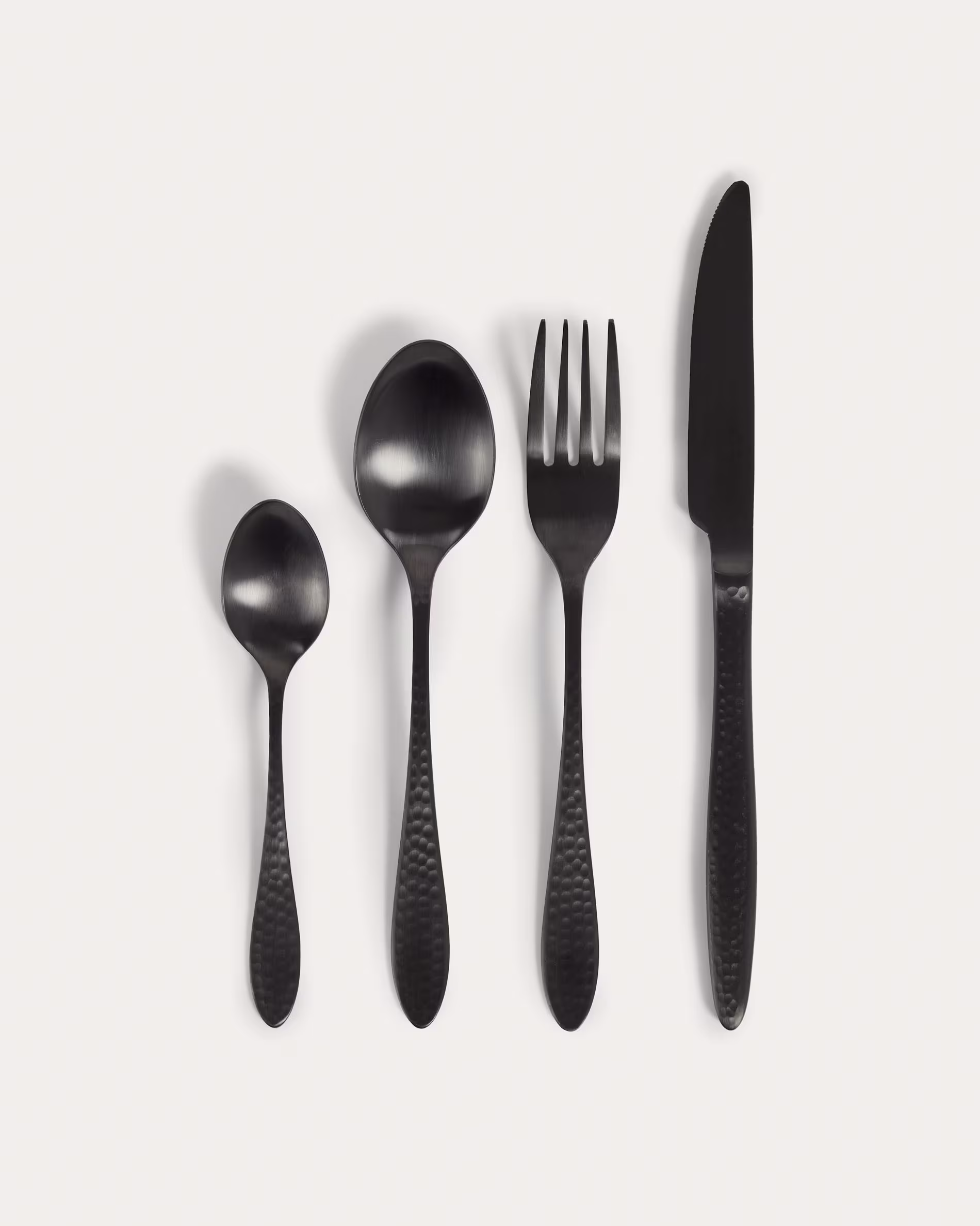 Set Yarine de 16 cubiertos negro