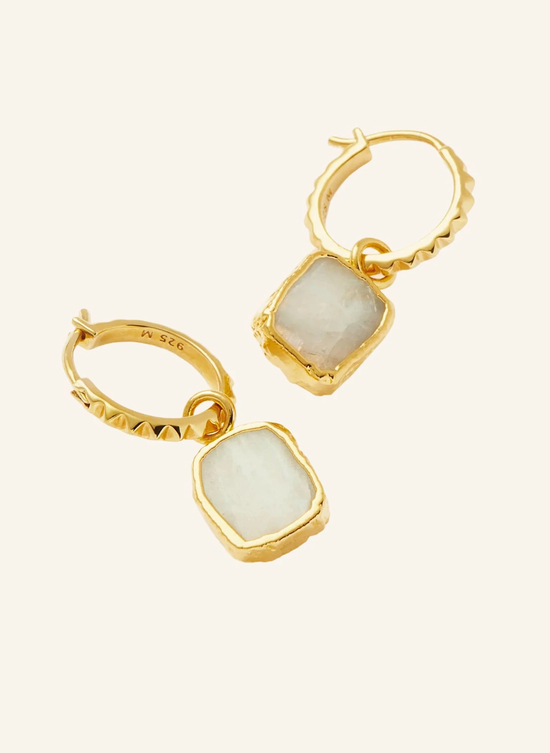 MISSOMA Creolen PYRAMID RAINBOW MOONSTONE MINI DROP HOOPS by GLAMBOU