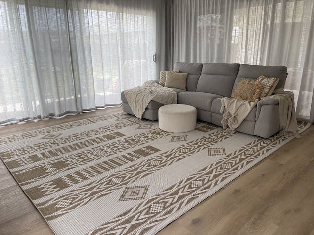 Sitaah Brown and Ivory Tribal Flatweave Indoor Outdoor Rug