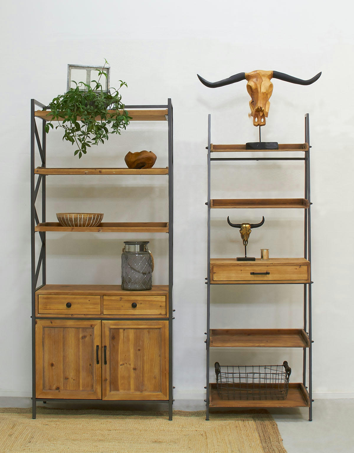 - Etagère en pin et métal 2 tiroirs