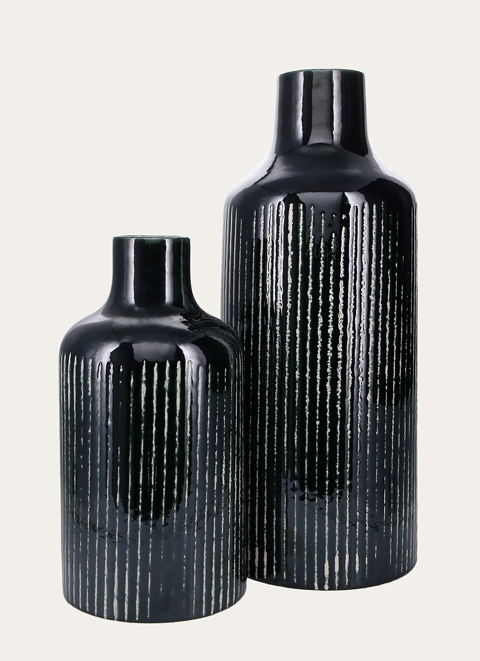 VASE ÉMAILLÉ AVEC LIGNES VERT FONCÉ