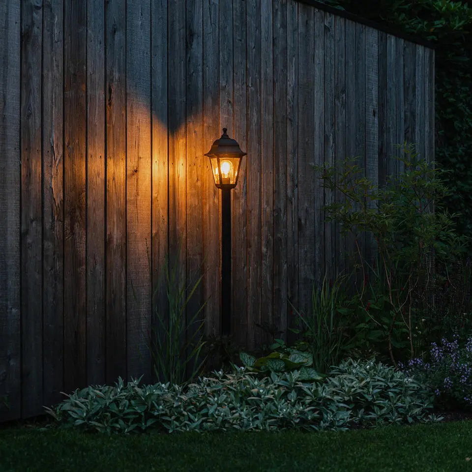 Qazqa wandlamp met bewegingssensor capital zwart e27