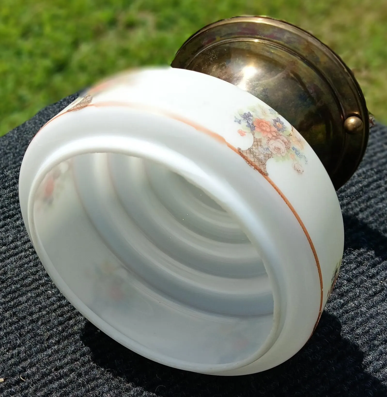 Vintage Hurricane Lamp Shade with Ceiling Mount ' Vintage Quoizel Adams Lamp Shade with tiered shape
